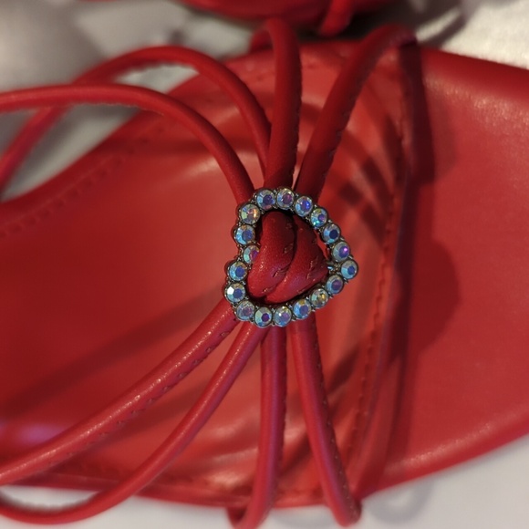 SOLD! RED heel size 7.5 - Picture 5 of 6